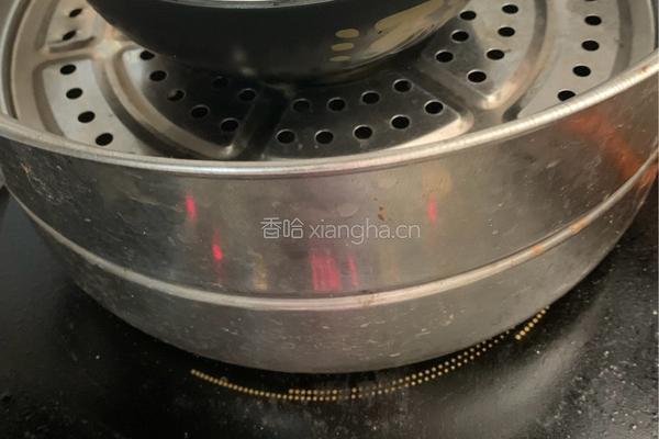 黄桃黑米捞的做法图解3