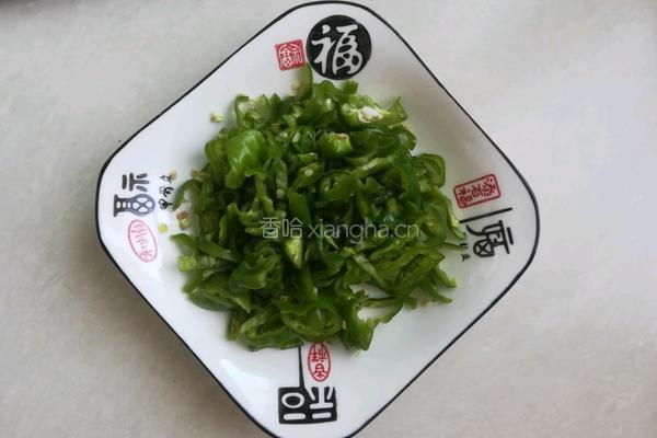 辣椒炒鸡蛋的做法图解2