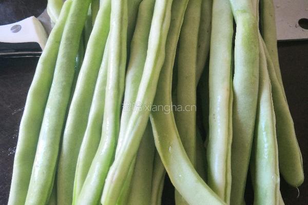 肉末四季豆角丝的做法图解1