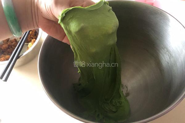 抹茶咸蛋黄肉松面包的做法图解3