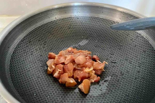 葱爆鸡腿肉的做法图解3