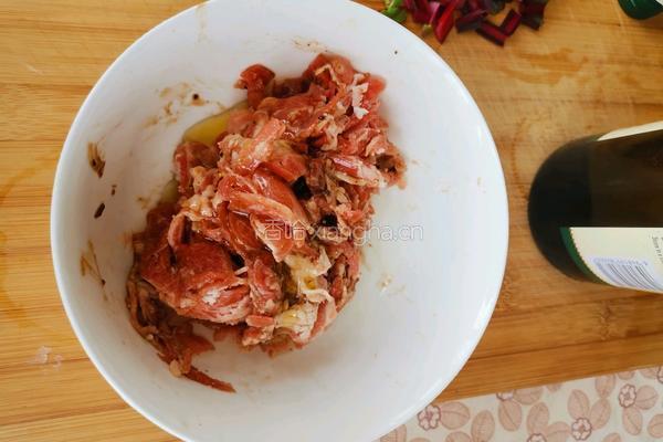 红甜菜肉酱意大利面的做法图解4