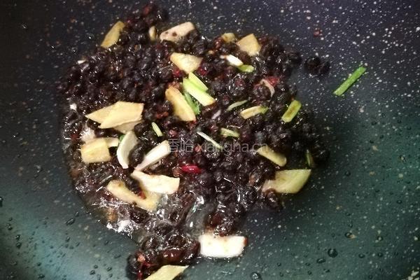 豆鼓刁子鱼的做法图解6