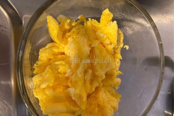 包菜粉丝炒蛋的做法图解3