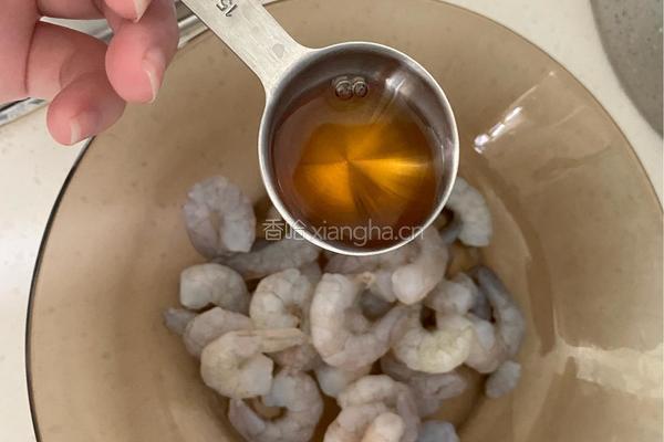 三色虾仁的做法图解2