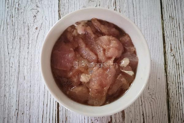 油豆腐炒瘦肉的做法图解3