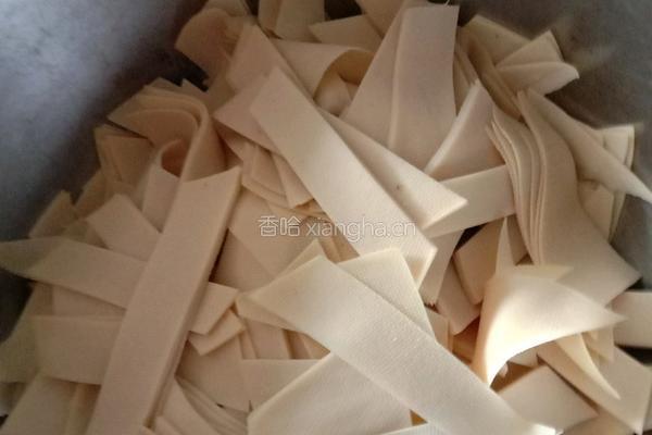 尖椒干豆腐的做法图解1