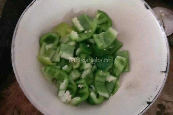 尖椒干豆腐的做法图解2