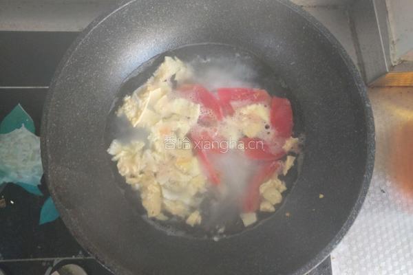 西红柿鸡蛋面的做法图解2