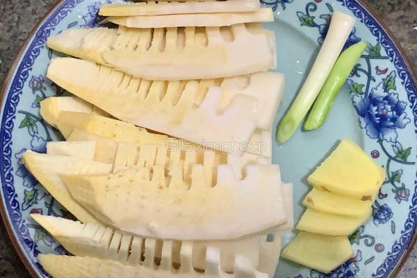 冬笋老鸭汤的做法图解3