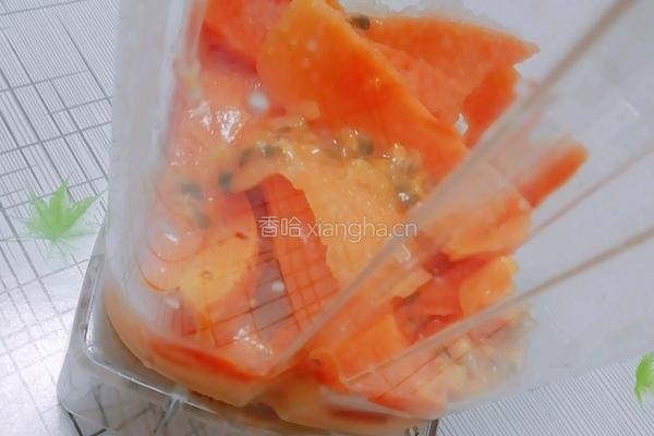 芒果百香果益力多混搭果汁冰的做法图解2