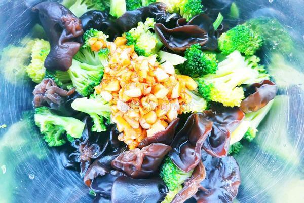 凉拌木耳西兰花的做法图解11