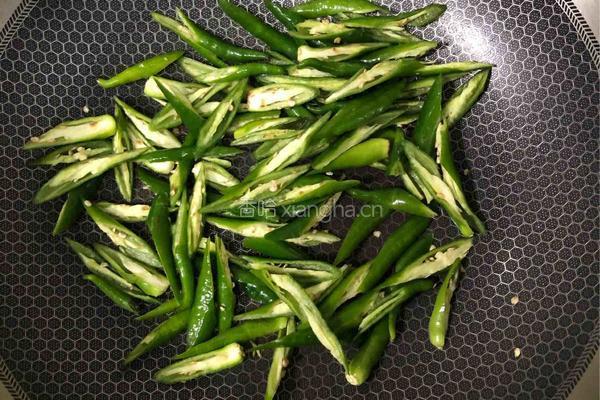 干煸茄子的做法图解3