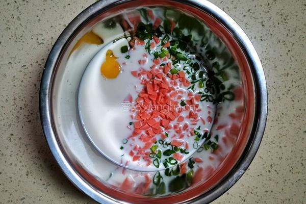 全家老少都喜欢的牛奶鸡蛋葱花软饼的做法图解4