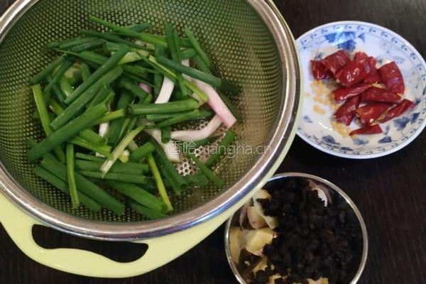 避风塘炒蟹的做法图解2