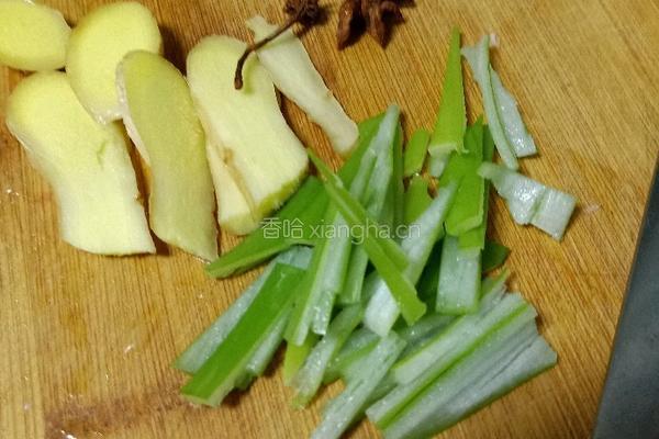 红烧肉炖土豆的做法图解3