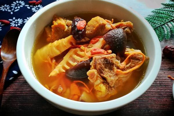 营养又美味的菌菇排骨汤的做法图解7