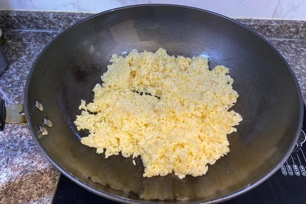 黄金炒饭（绝不粘锅粒粒分明）--零失败的做法图解6