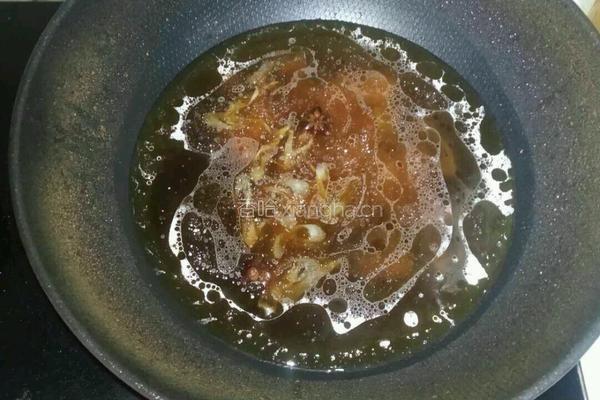 黄鱼焖豆腐的做法图解2