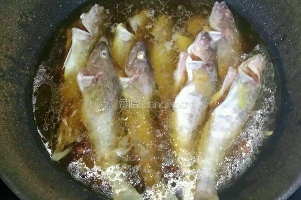 黄鱼焖豆腐的做法图解3