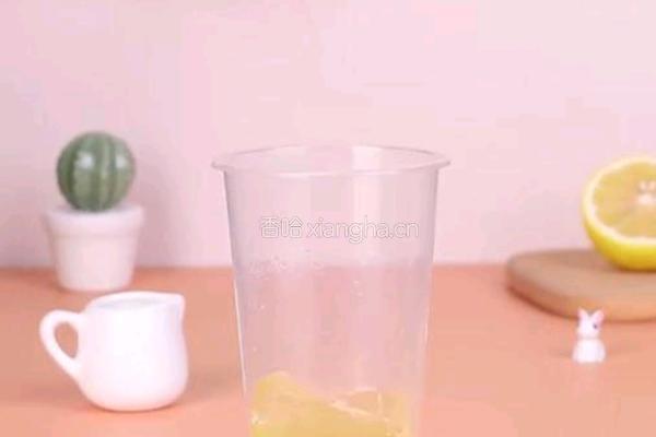 蜜桃柠檬绿茶的做法图解6