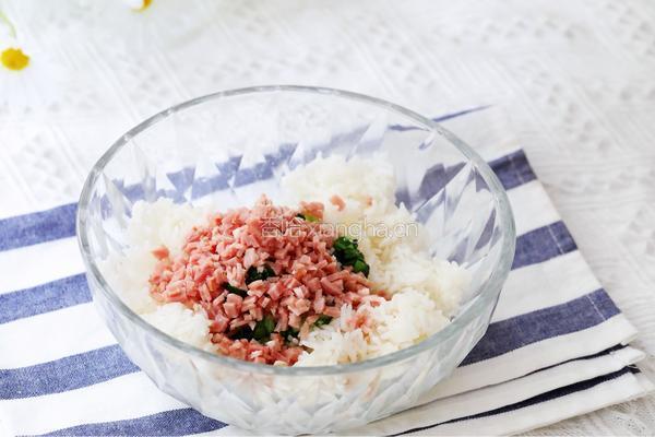 培根青菜烤饭团的做法图解4