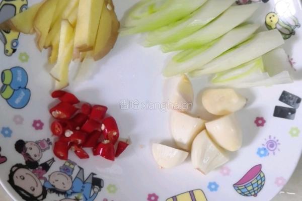 辣椒炒鸡腿肉的做法图解6