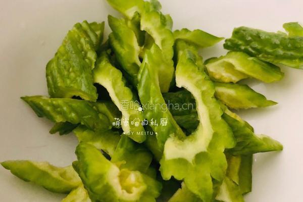 去火消暑 | 肉丸苦瓜汤的做法图解1