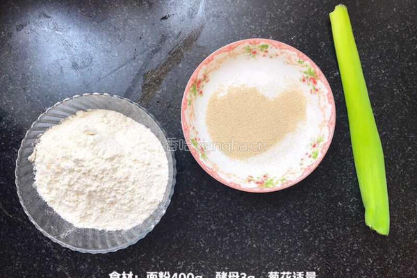 葱花饼的做法图解1