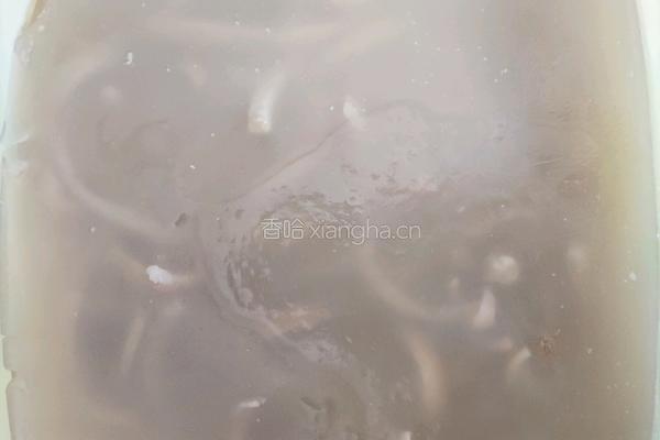 水晶猪皮冻的做法图解5