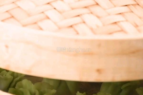 手把手教你做翡翠白菜饺子一上桌就被抢完的做法图解7