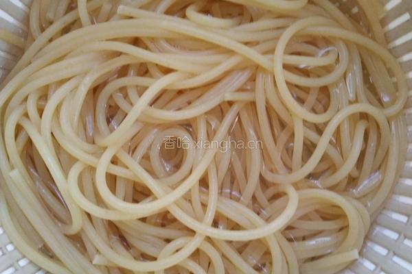 鲜虾意面的做法图解6
