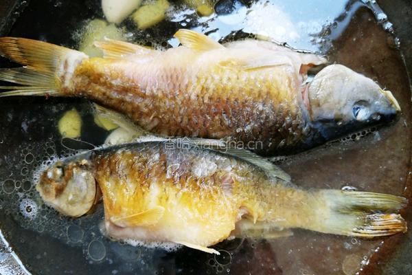 禾花鱼豆腐汤的做法图解5