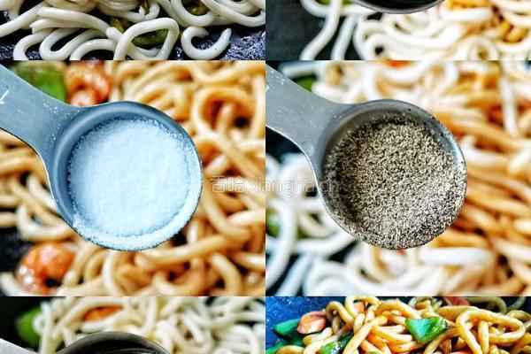 黑椒虾仁火腿乌冬面的做法图解2