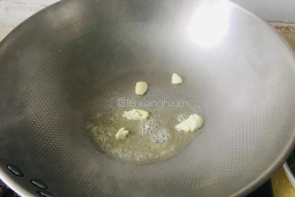 芹菜炒腊肉的做法图解4