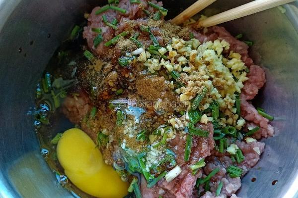 小白菜丸子汤的做法图解3