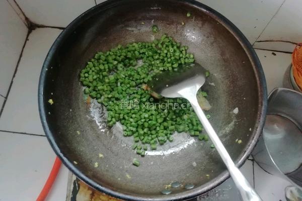 长豆角炒鸡蛋的做法图解7