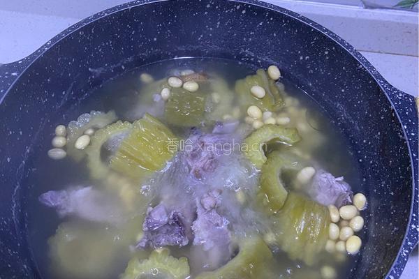 苦瓜黄豆排骨煲的做法图解5