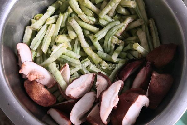 豆角炖土豆的做法图解2