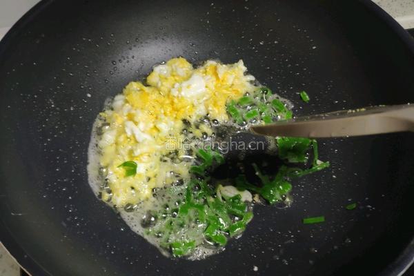 木须菠菜炒饭的做法图解3