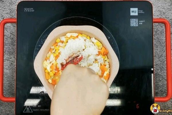 三色贝柱炒饭的做法图解8