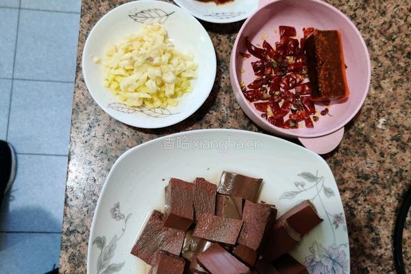 麻辣鸭血的做法图解1