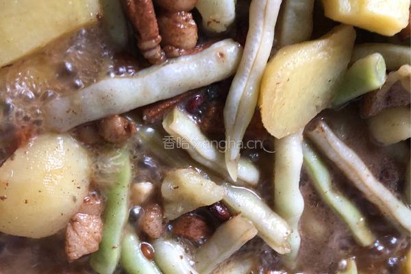 土豆五花肉炖白芸豆的做法图解6