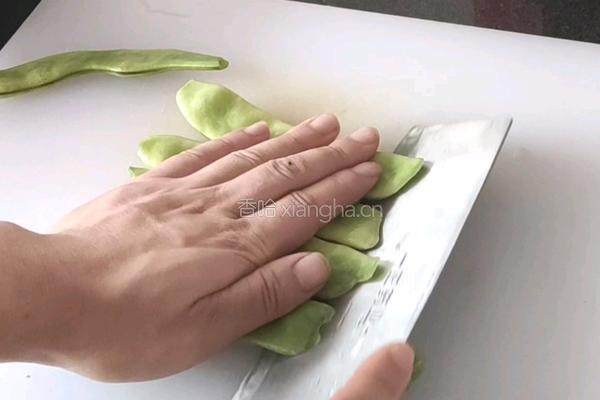 猪肉烧豆角的做法图解2