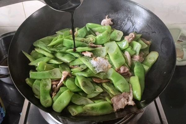 猪肉烧豆角的做法图解6