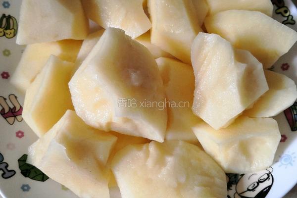 红烧肉焖土豆的做法图解2