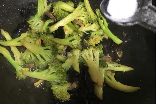 西蓝花小炒肉丝的做法图解10