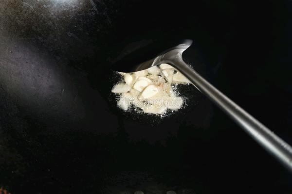 虾皮炒蒲瓜的做法图解3