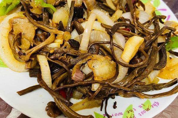 干锅茶树菇