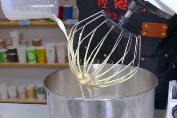 超火的ins蛋糕奶茶和蛋糕浆调制的做法图解7